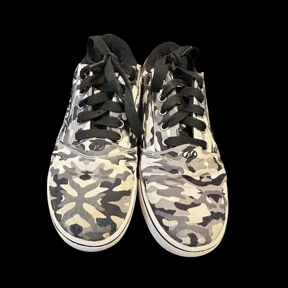 Heelys Camouflage Print Lace Up Roller Shoes Sneakers Youth‎ Size